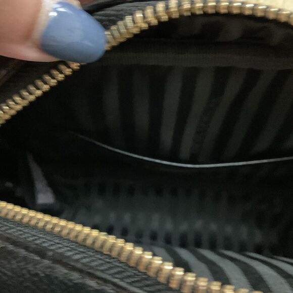 Victoria's Secret Black City Crossbody Belt Bag Purse Lips Tassel - Picture 4 of 10